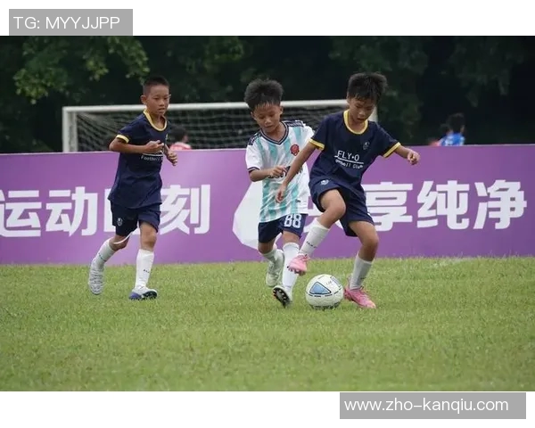 表妹足球：青春与梦想交织的绿茵场上，她们如何书写属于自己的传奇故事